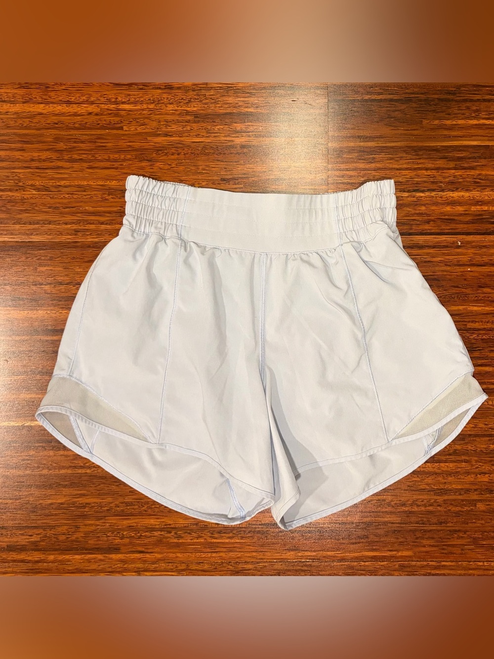 Lululemon Hotty Hot High-Rise Lined
Athletic Shorts 4" Pastel Blue size 4 EUC